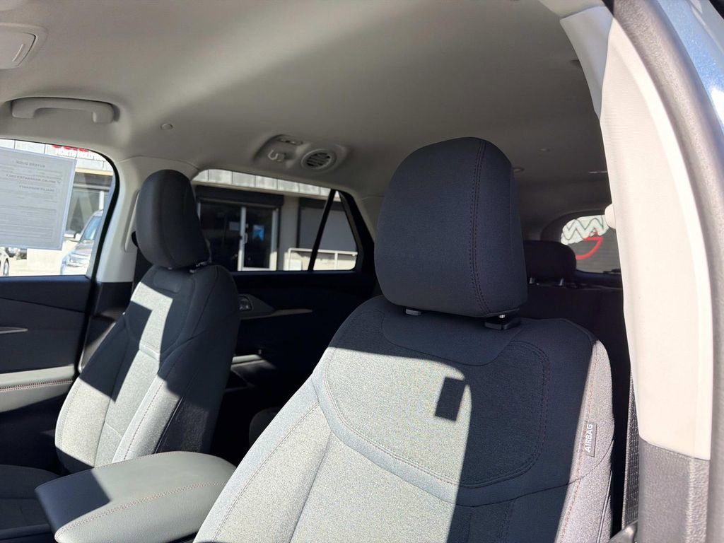 Certified 2025 Ford Explorer Active image 17