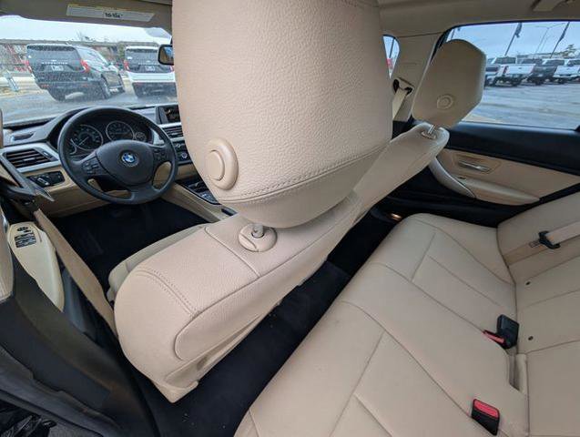 Used 2017 BMW 320i Sedan image 14