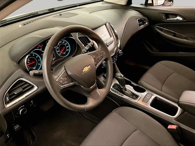 Used 2018 Chevrolet Cruze LT FWD image 12