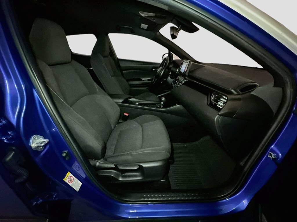 Used 2018 Toyota C-HR XLE FWD image 38