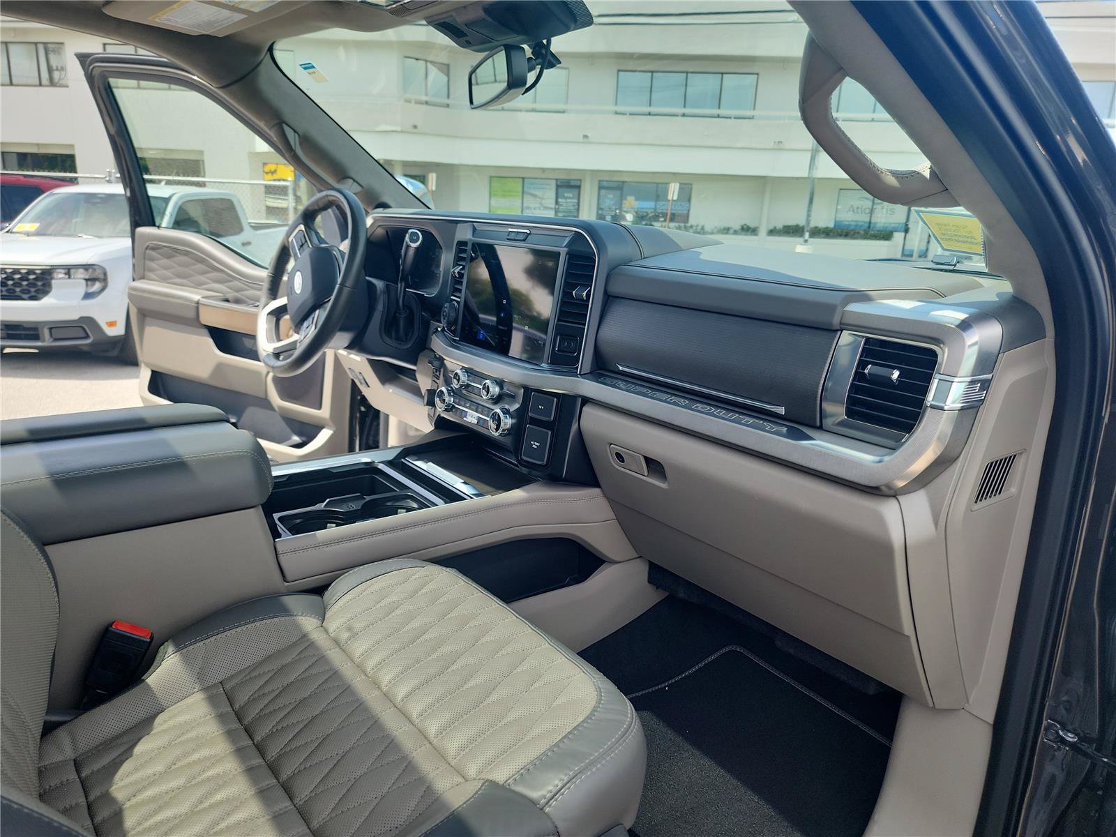 Certified 2025 Ford F450 Platinum w/ Platinum Plus Package AWD/4WD image 28