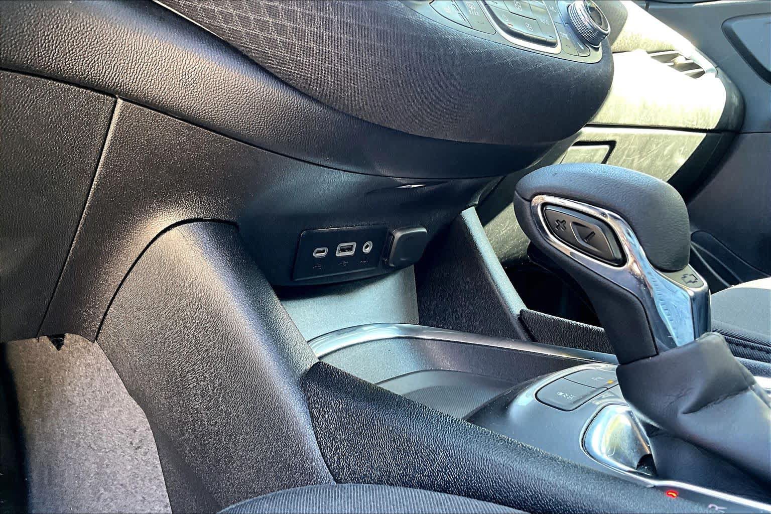 Used 2024 Chevrolet Malibu LT FWD image 35