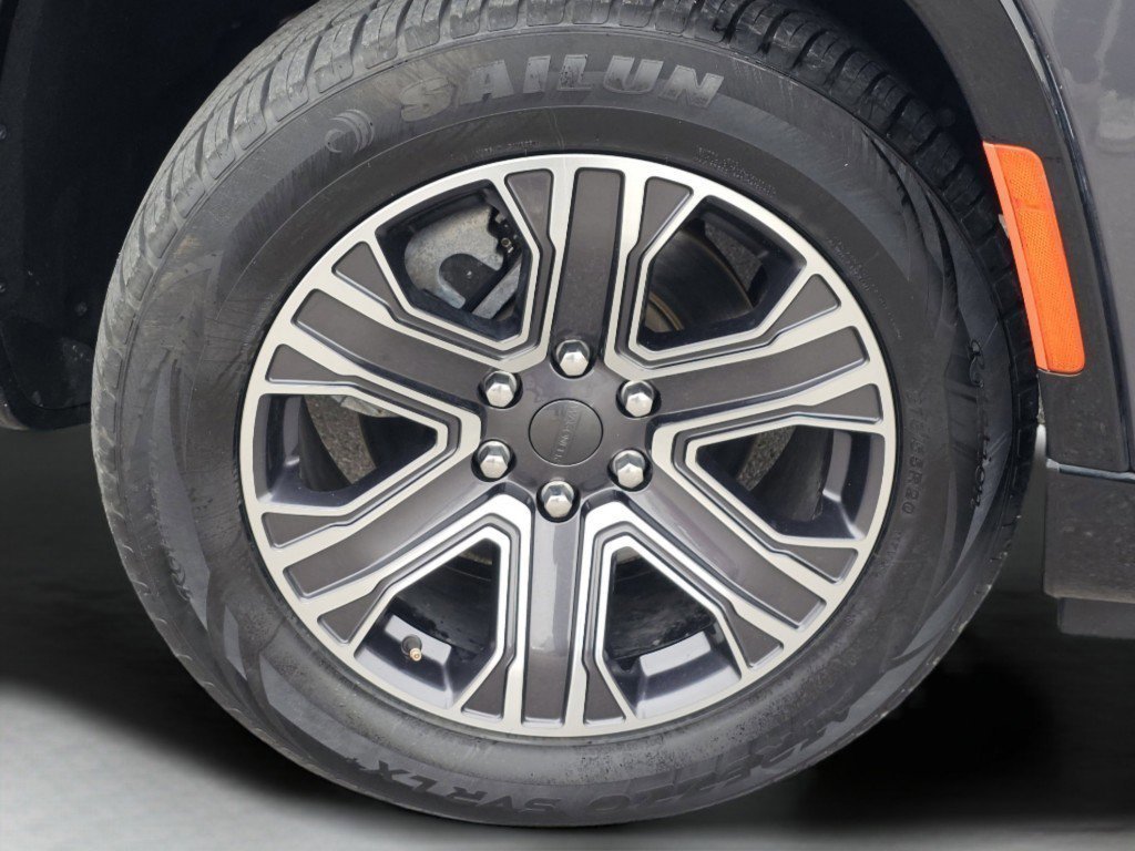 Used 2024 Jeep Wagoneer L Series II w/ Flexible Seating Group image 24