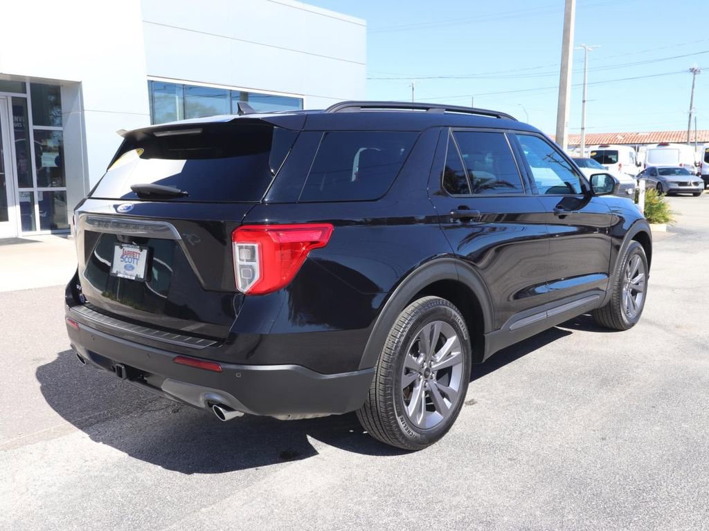 Certified 2023 Ford Explorer XLT w/ Equipment Group 202A image 5