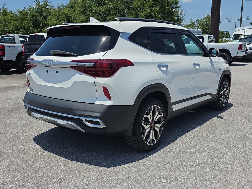 Used 2023 Kia Seltos SX w/ SX Sunroof Package AWD/4WD image 7