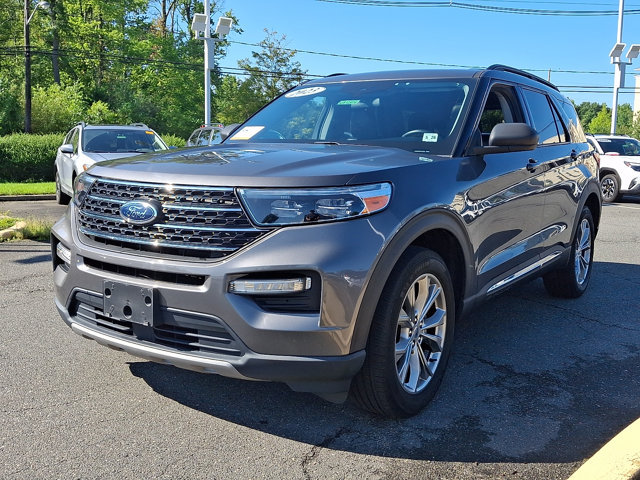 Certified 2023 Ford Explorer XLT w/ Equipment Group 202A AWD/4WD image 4