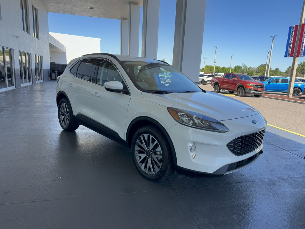 Certified 2022 Ford Escape Titanium AWD/4WD image 4