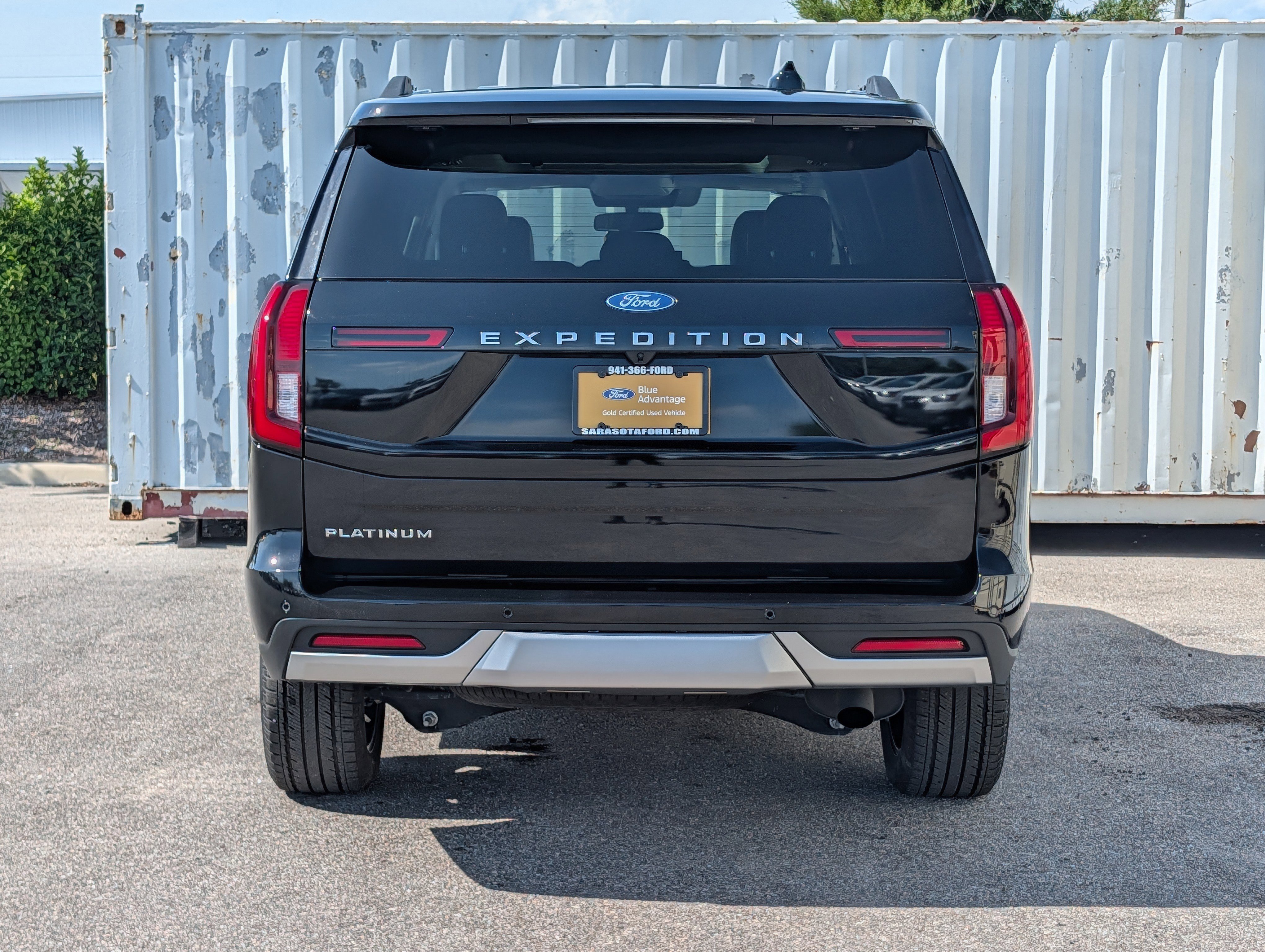 Certified 2025 Ford Expedition Platinum w/ Driver's Package AWD/4WD image 5