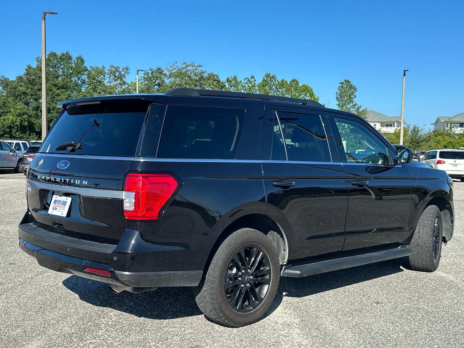 Certified 2024 Ford Expedition XLT image 5