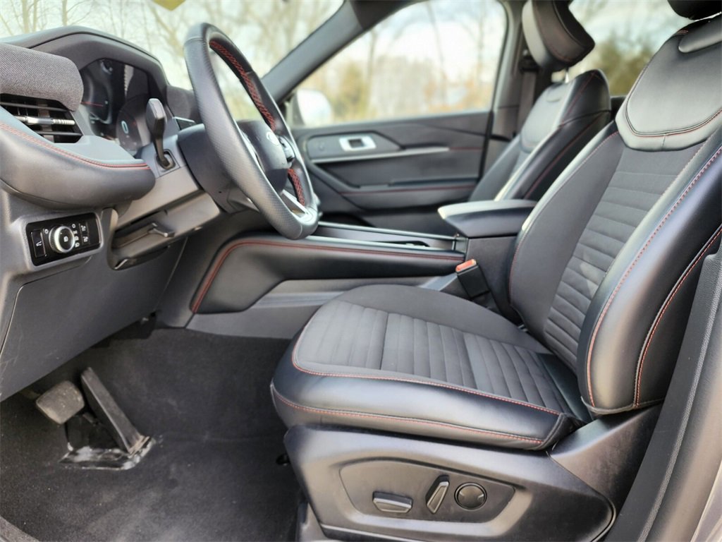 Certified 2025 Ford Explorer ST-Line image 20