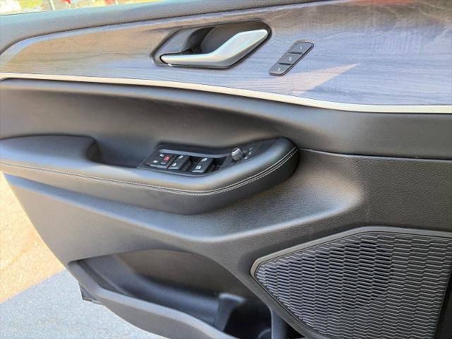 Used 2023 Jeep Grand Cherokee Limited AWD/4WD image 16