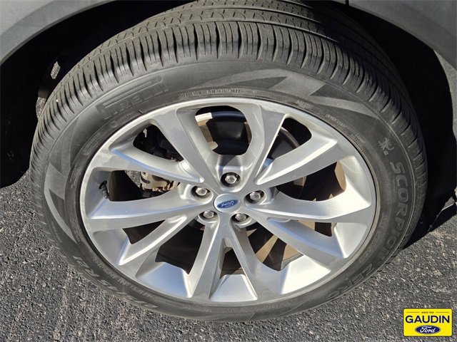 Certified 2022 Ford Explorer Platinum w/ Equipment Group 601A image 4