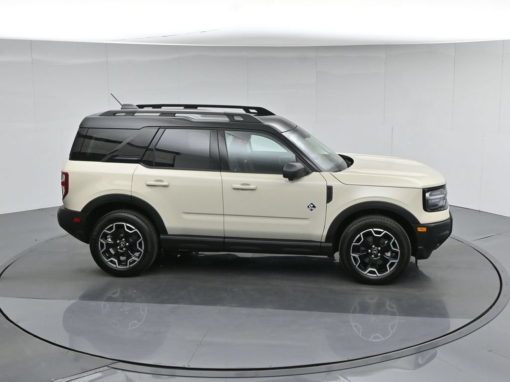 Certified 2025 Ford Bronco Sport Outer Banks w/ Outer Banks Tech Package+ AWD/4WD image 56