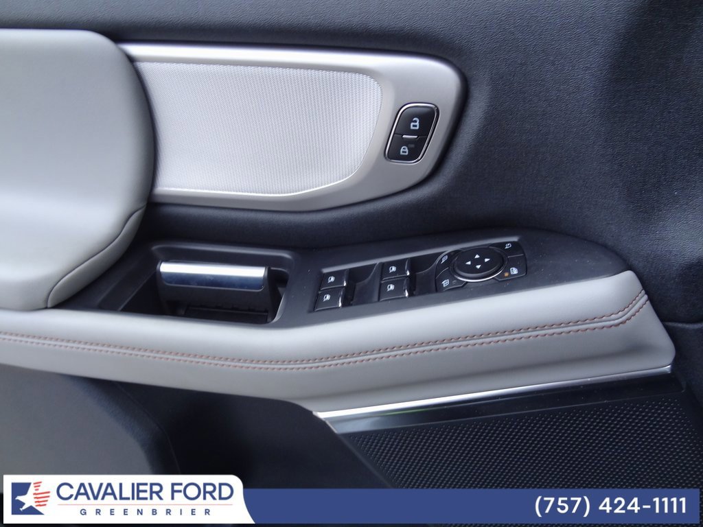 Certified 2025 Ford Expedition Active image 23