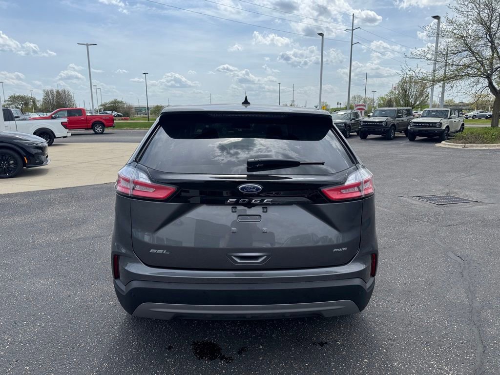 Certified 2024 Ford Edge SEL w/ Convenience Package AWD/4WD image 4