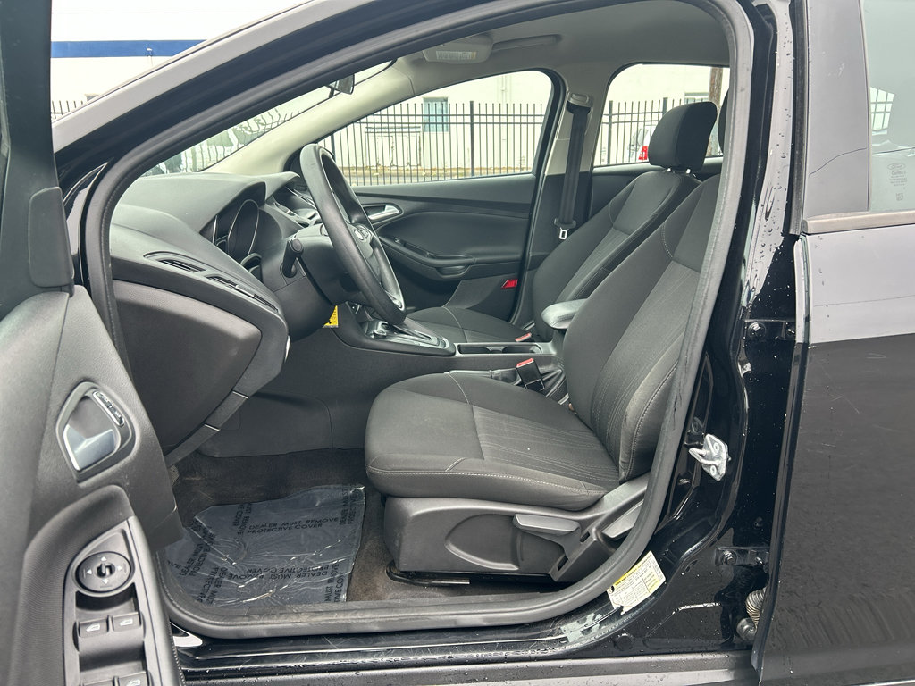 Certified 2017 Ford Focus SE FWD image 13