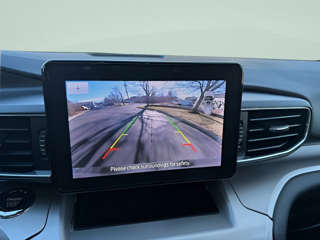 Certified 2022 Ford Explorer XLT w/ Equipment Group 202A AWD/4WD image 11