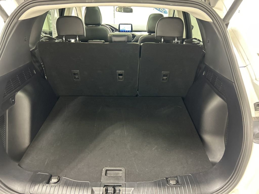 Certified 2022 Ford Escape Titanium image 31