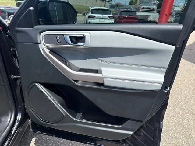Certified 2023 Ford Explorer XLT w/ Equipment Group 202A AWD/4WD image 32