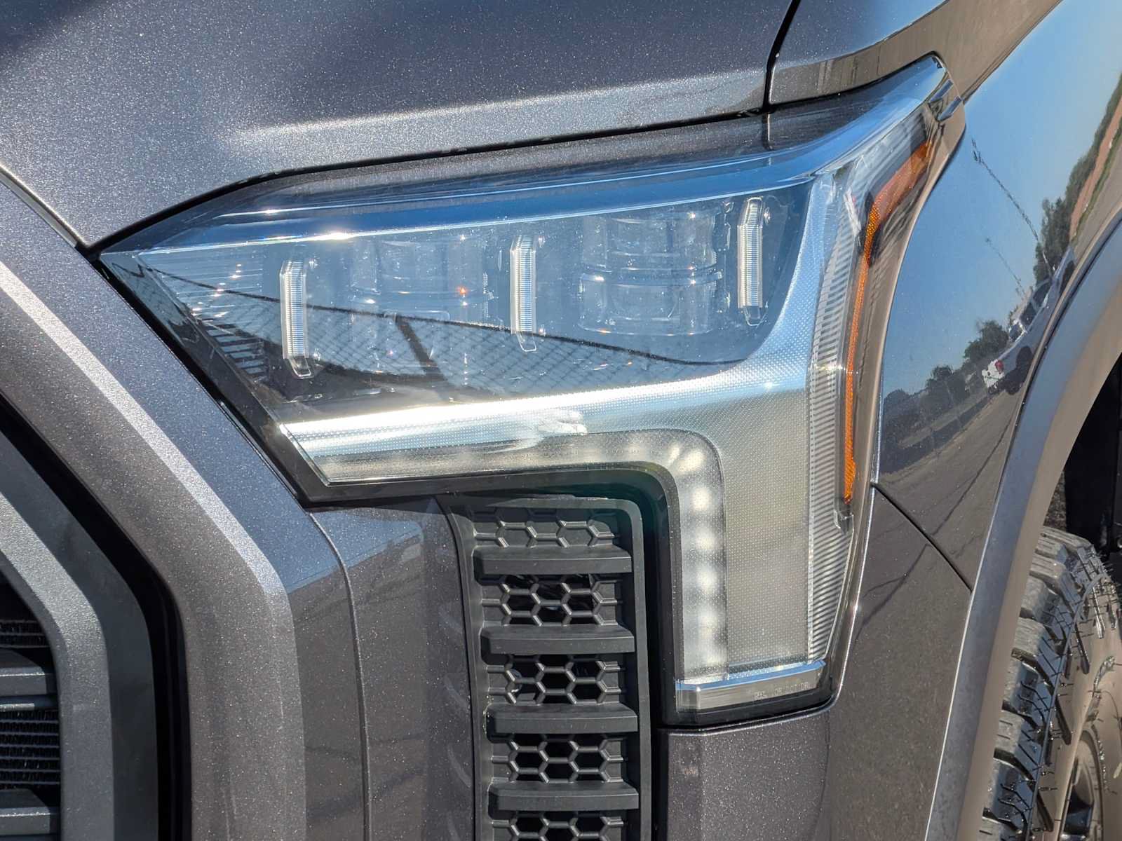 Used 2024 Toyota Tundra Limited w/ TRD Off-Road Package AWD/4WD image 10