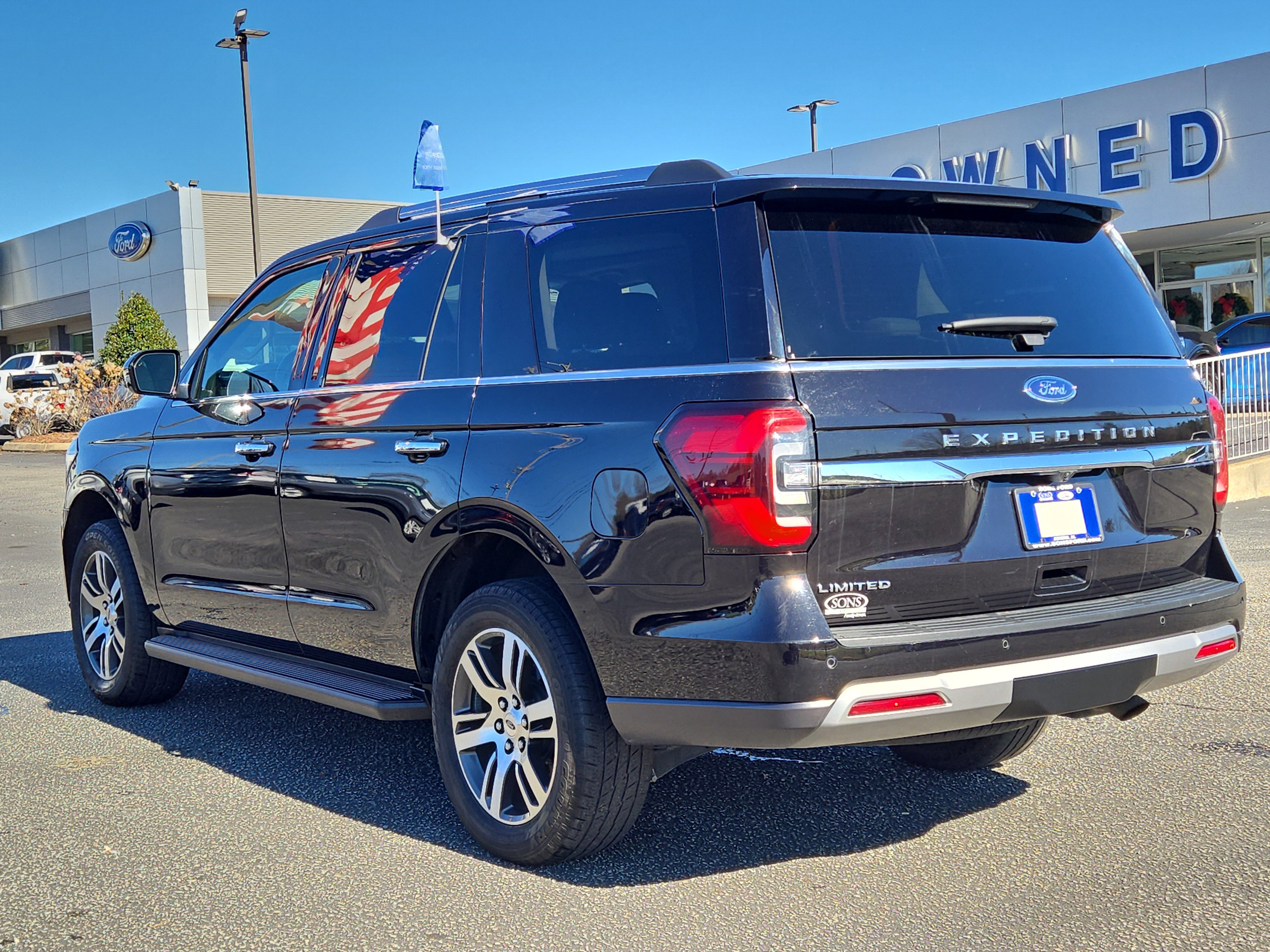 Certified 2024 Ford Expedition Limited image 6