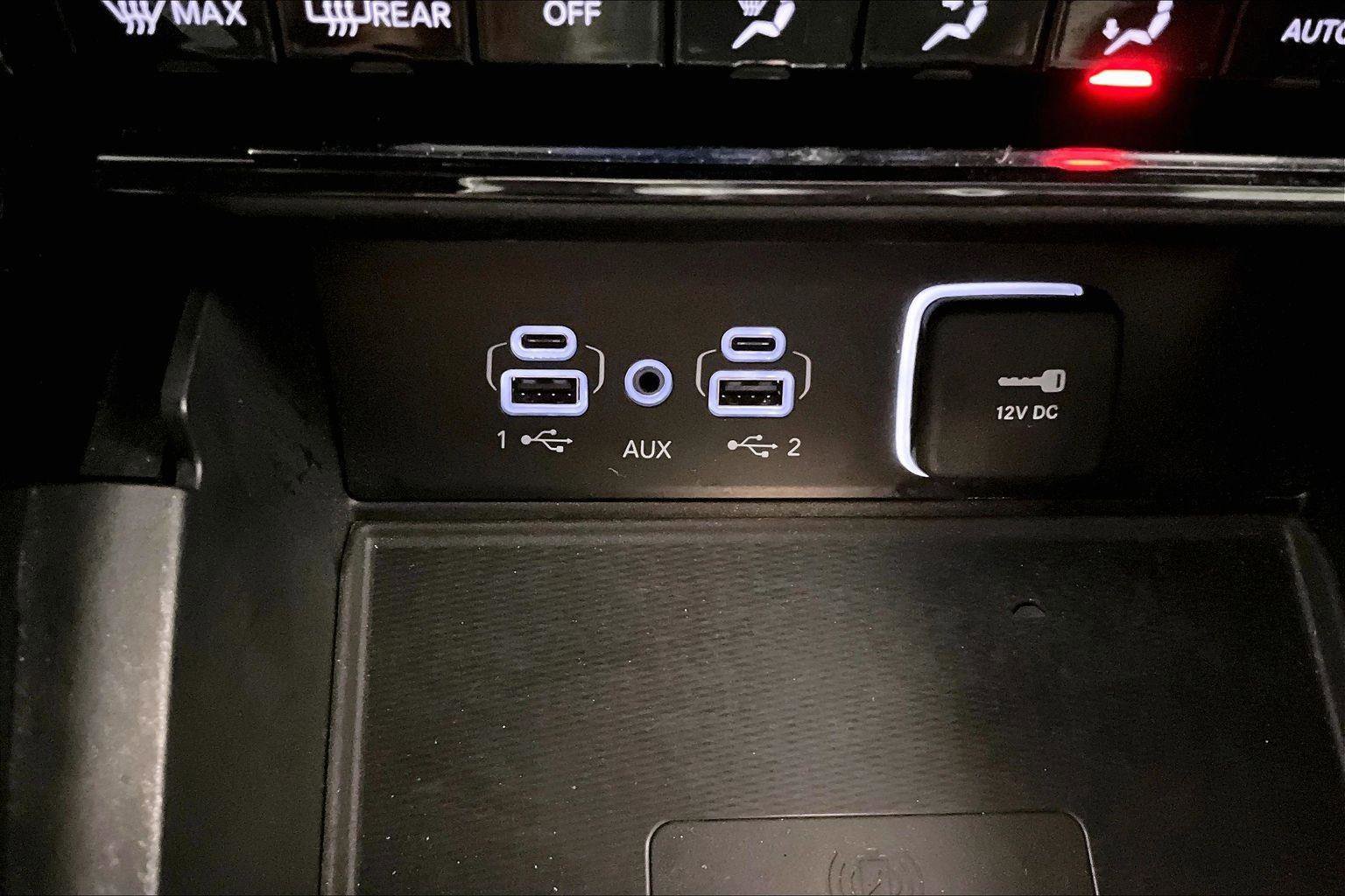 Used 2023 Jeep Grand Cherokee L Laredo image 32