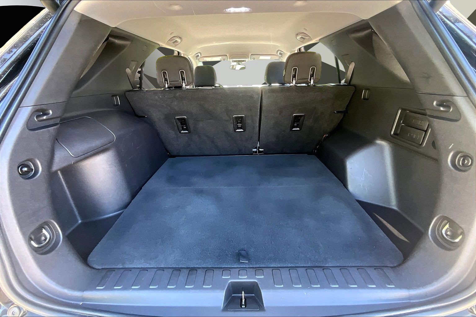 Used 2019 Chevrolet Equinox LT FWD image 28