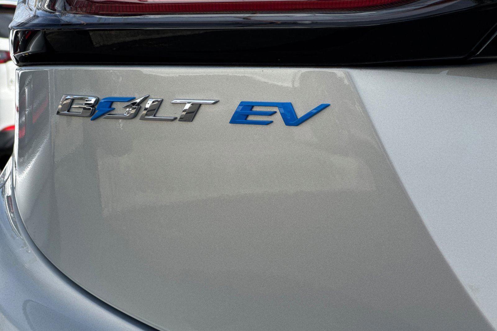 Used 2023 Chevrolet Bolt LT image 34