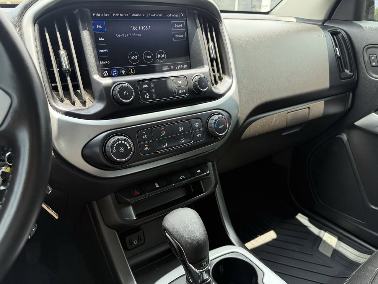 Used 2022 Chevrolet Colorado LT AWD/4WD image 16
