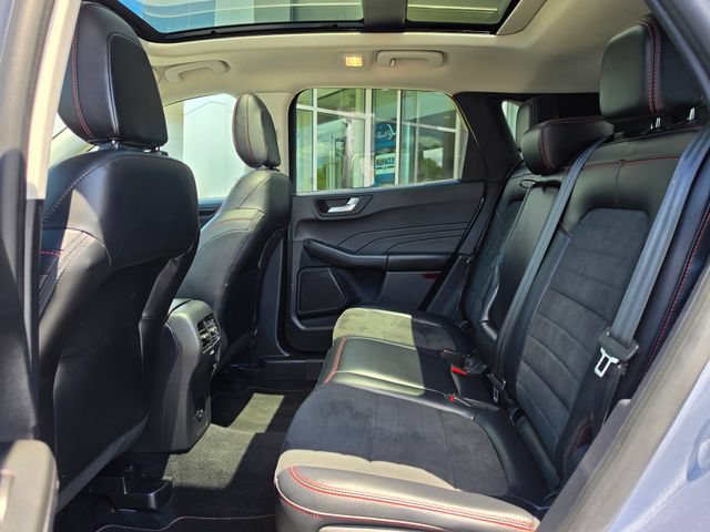 Certified 2022 Ford Escape SEL w/ SEL Stealth AWD Package image 17