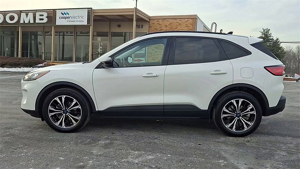 Certified 2022 Ford Escape SEL w/ SEL Stealth AWD Package image 3