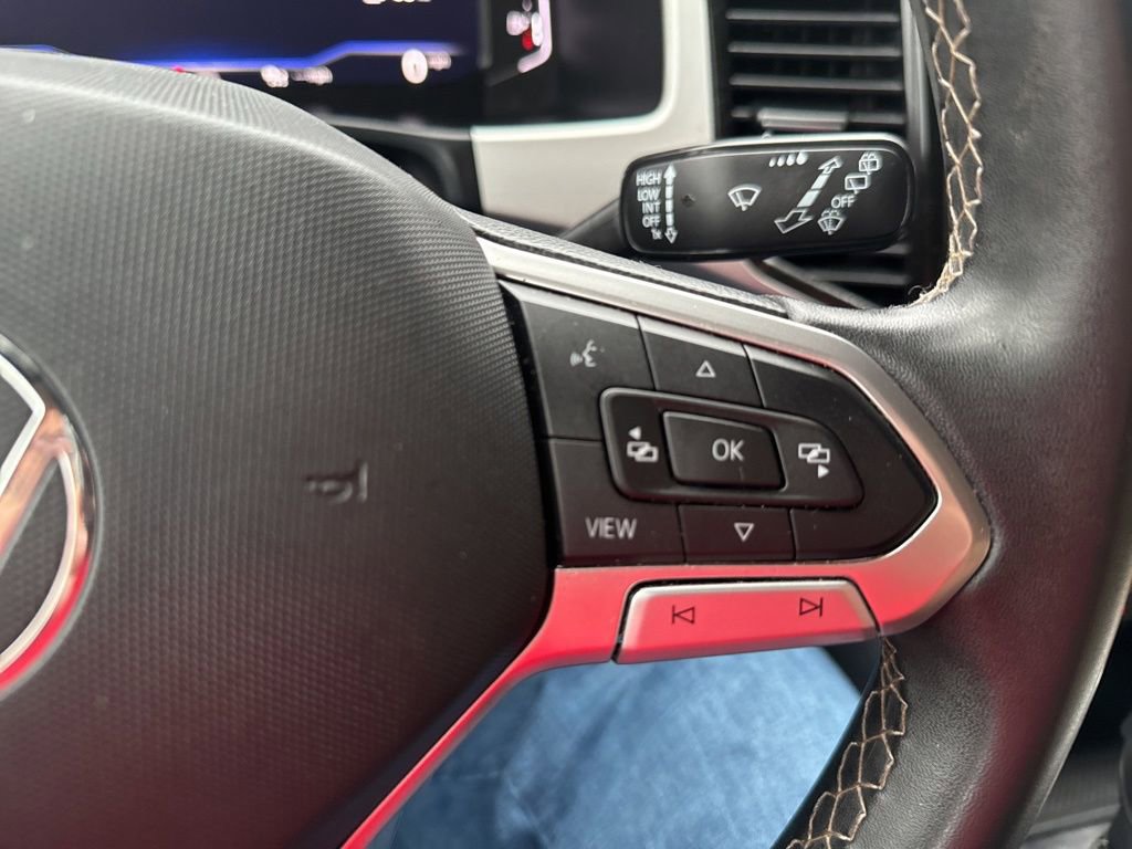 Used 2022 Volkswagen Atlas Cross Sport SE image 31