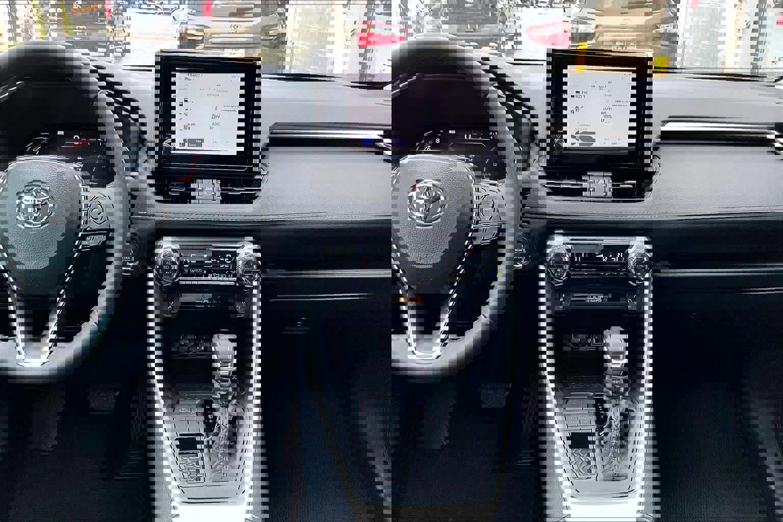 Used 2025 Toyota RAV4 XLE Premium image 10