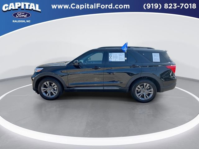 Certified 2022 Ford Explorer XLT w/ Equipment Group 202A image 3