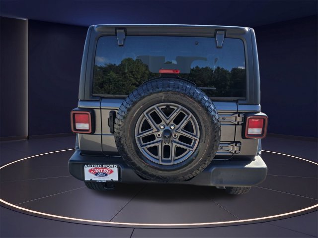 Used 2024 Jeep Wrangler Sport AWD/4WD image 5