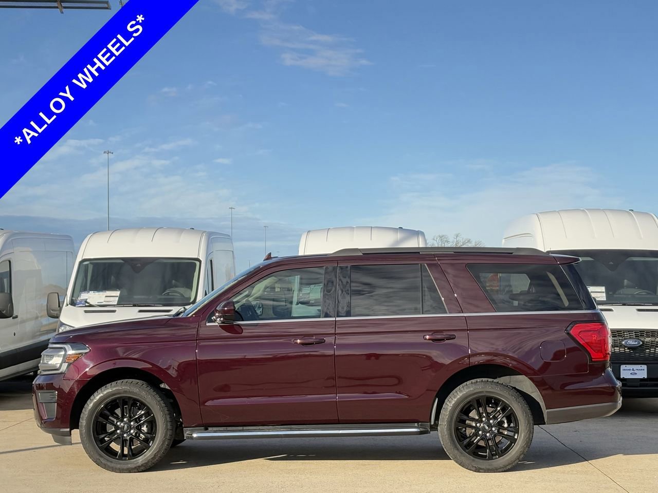 Certified 2023 Ford Expedition XLT image 3