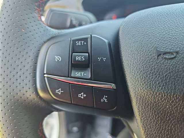 Certified 2025 Ford Escape ST-Line Select AWD/4WD image 17