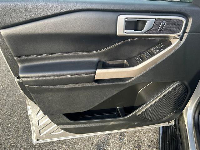 Certified 2023 Ford Explorer XLT w/ Equipment Group 202A image 17