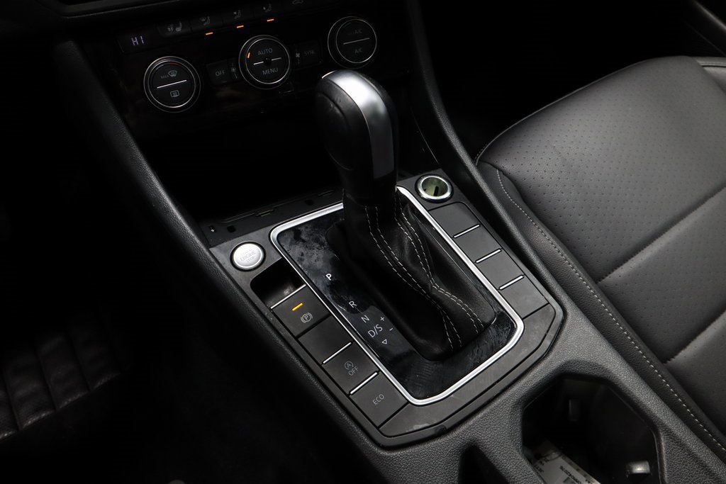 Used 2021 Volkswagen Jetta SE w/ SE Cold Weather Package image 32