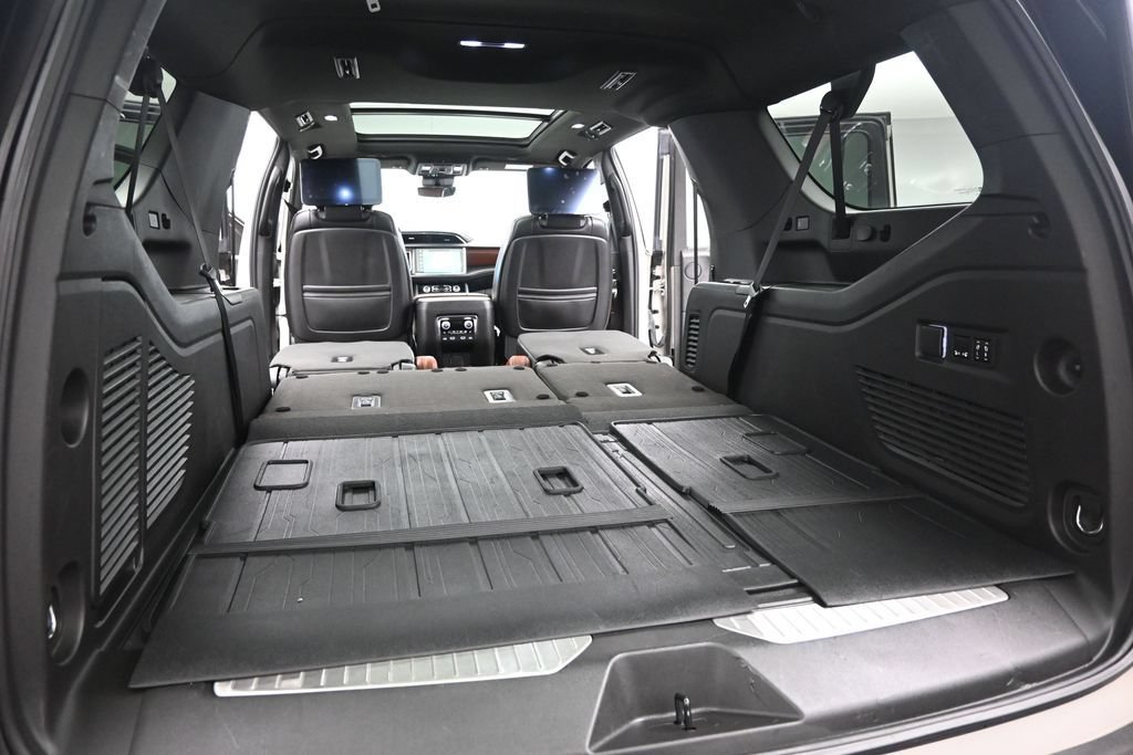 Used 2023 GMC Yukon XL Denali Ultimate AWD/4WD image 28