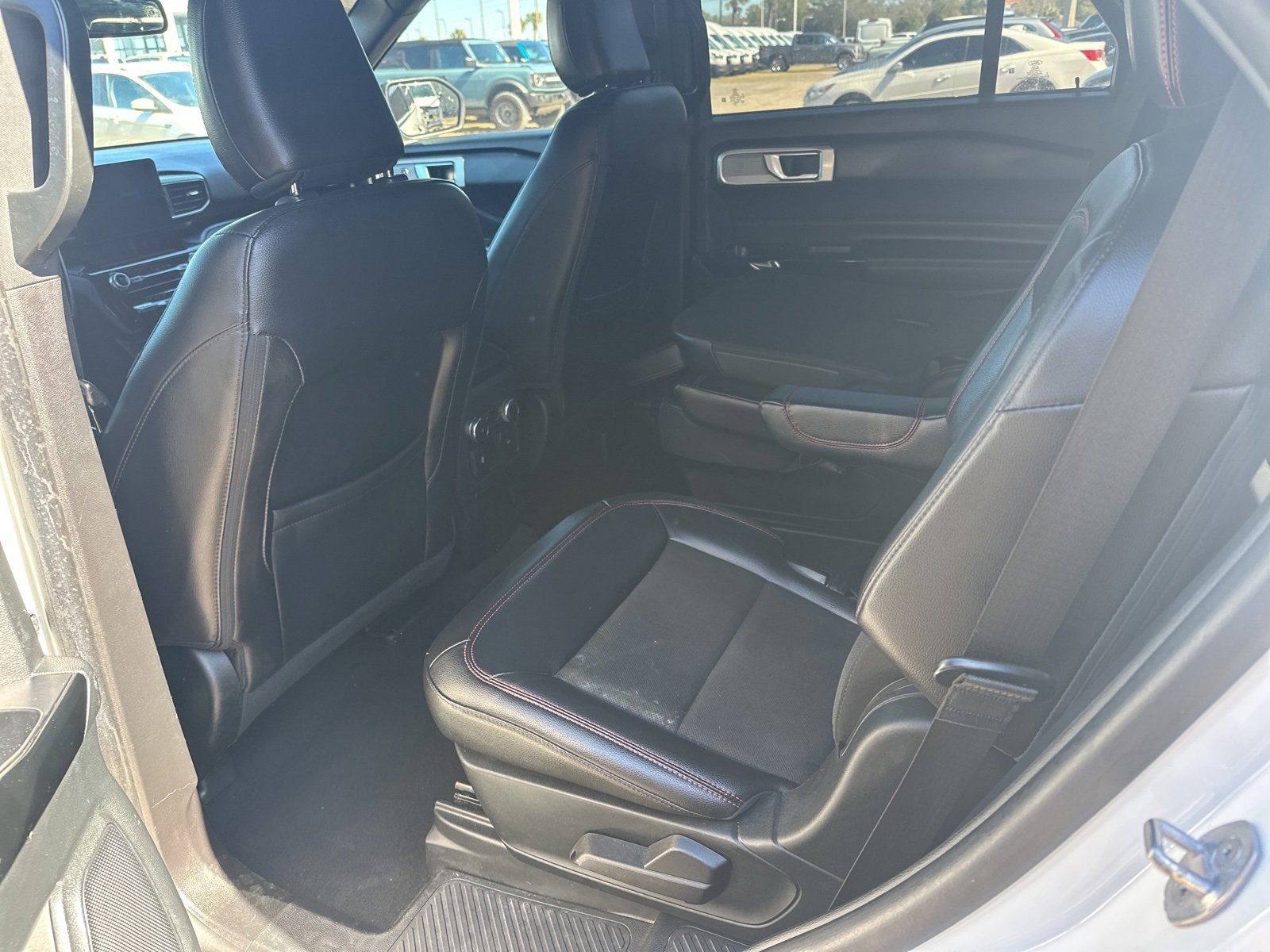 Certified 2022 Ford Explorer ST-Line w/ Class IV Trailer Tow Package image 7