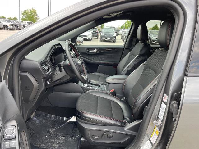 Certified 2025 Ford Escape ST-Line AWD/4WD image 17