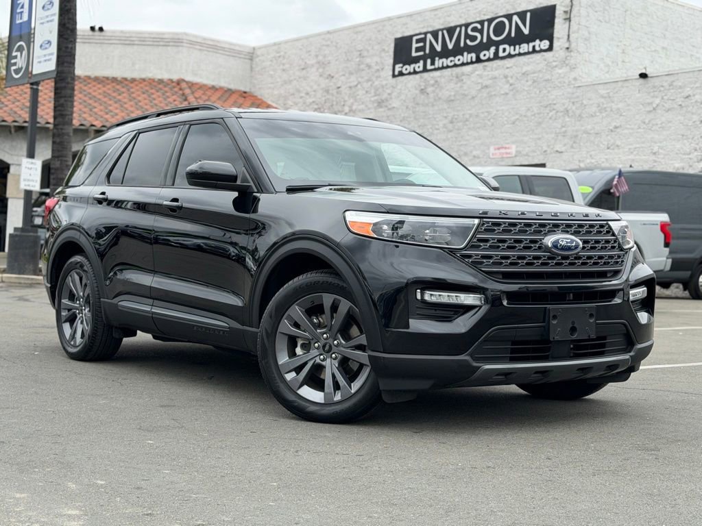 Certified 2023 Ford Explorer XLT w/ Equipment Group 202A RWD image 3