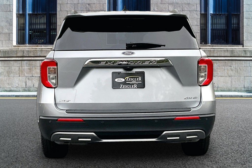 Certified 2023 Ford Explorer XLT w/ Equipment Group 202A AWD/4WD image 4