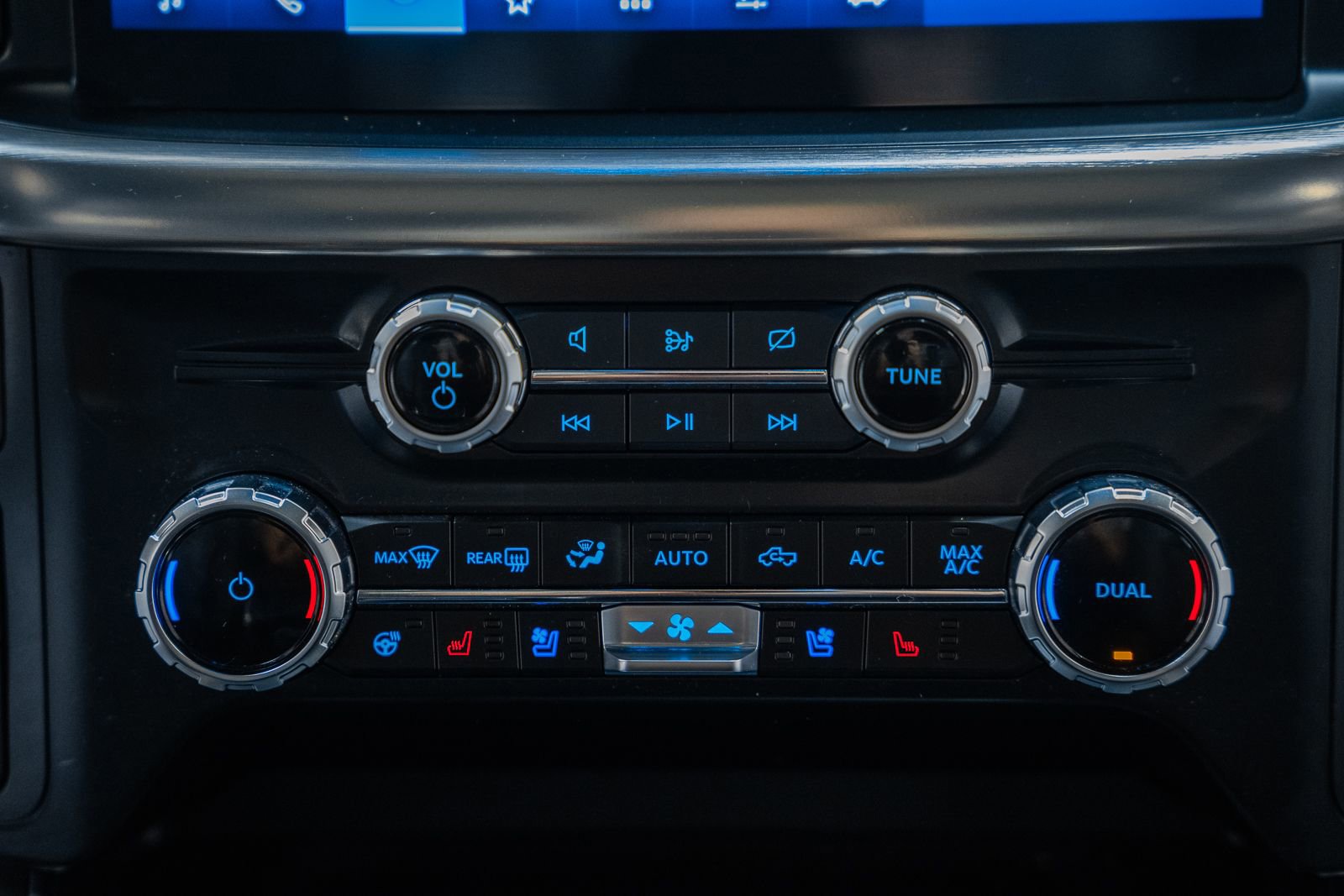 Certified 2023 Ford F150 Lariat w/ Equipment Group 502A High image 31