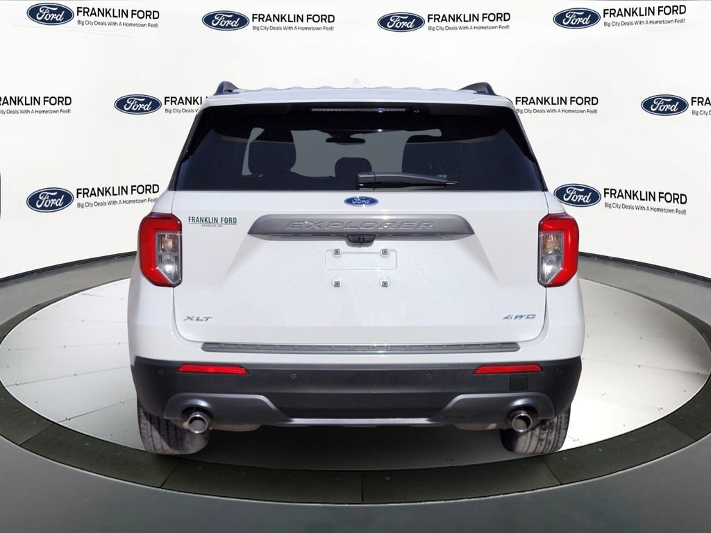 Certified 2022 Ford Explorer XLT w/ Equipment Group 202A image 4