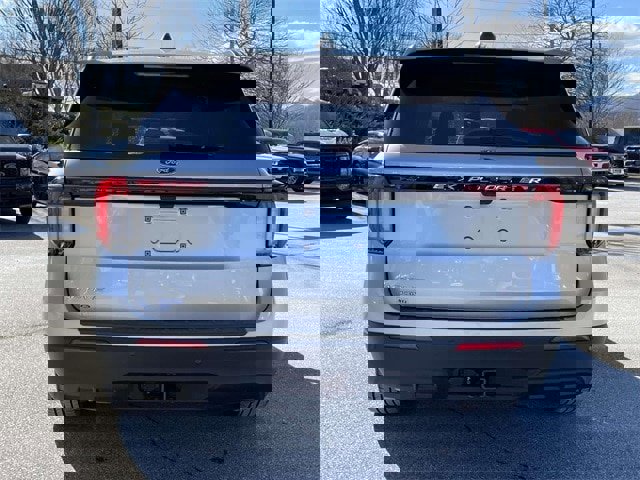 Certified 2025 Ford Explorer Active image 4