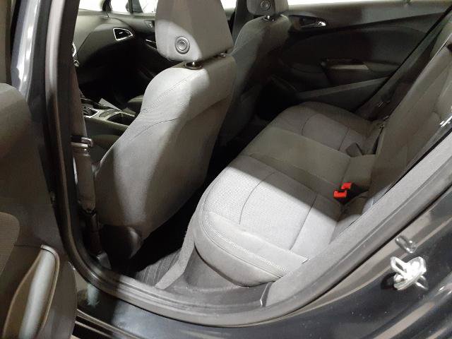 Used 2018 Chevrolet Cruze LT w/ Convenience Package FWD image 10