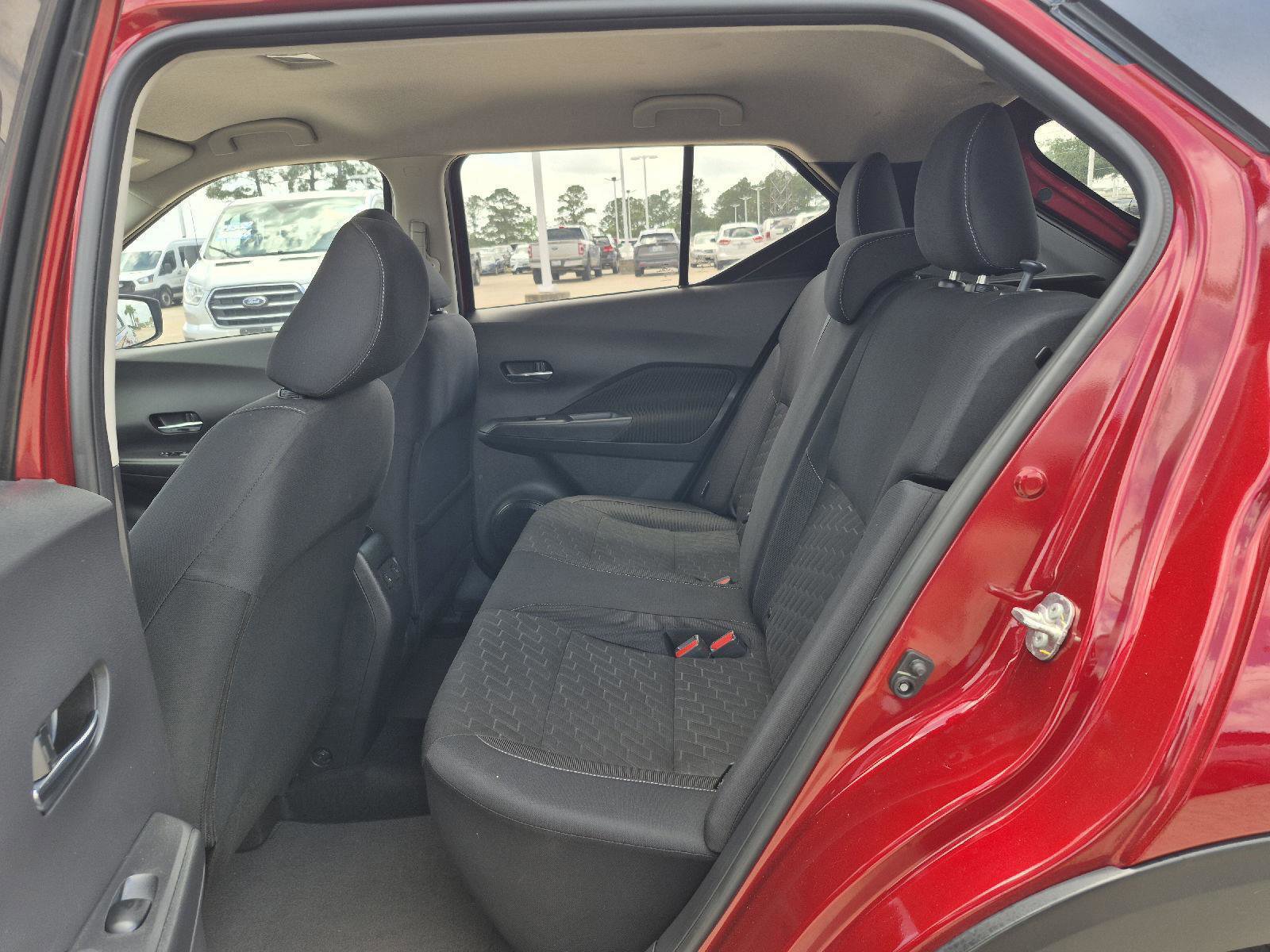 Used 2023 Nissan Kicks SV image 13