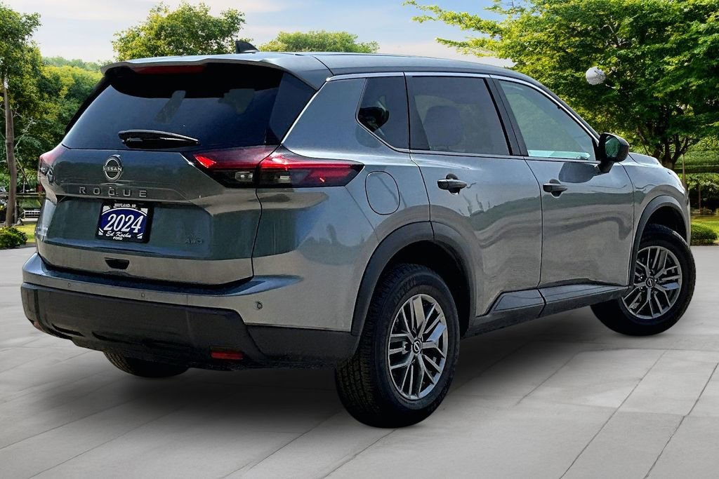 Used 2024 Nissan Rogue S AWD/4WD image 12